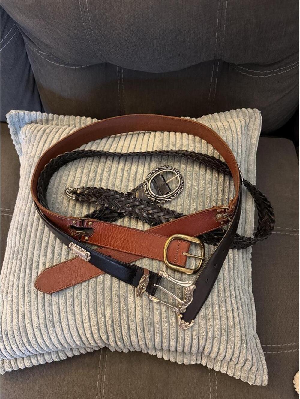 FOSSIL Brown and black leather belts with silver buckle #western #cowboy